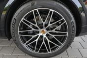 Porsche Cayenne Coupe E-Hybrid Black Edition
