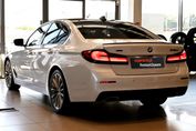 BMW Seria 5 530d xDrive Luxury Line