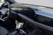 Audi A6 E-tron quattro Avant S line