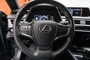 Lexus UX 250h F Impression