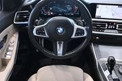 BMW Seria 3 330i xDrive M Sport sport-aut