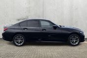 BMW Seria 3 320i xDrive Advantage