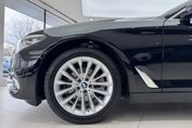 BMW Seria 5 520d xDrive Luxury Line aut