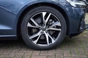 Volvo V60 B4 Plus Dark