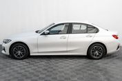 BMW Seria 3 318i Advantage aut