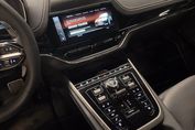 Aston Martin DBX 707