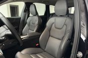 Volvo XC60 B5 B AWD Plus Dark aut