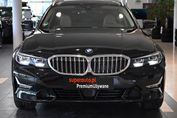 BMW Seria 3 Touring 330i xDrive Luxury Line