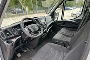 Iveco Daily 35S18 Plandeka + Winda