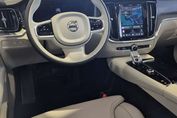 Volvo V60 T6 AWD Plug-In Hybrid Ultra Dark