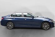 BMW Seria 3 320i Advantage aut