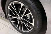Toyota Camry Prestige 2.5 Hybrid Dynamic Force