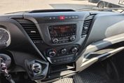Iveco Daily 35S16  Kontener Chłodnia 8EP + Winda
