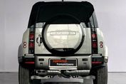 Land Rover Defender 110 D300 X-Dynamic SE