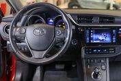 Toyota Auris Hybrid Selection