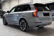 Volvo XC90 B5 AWD Ultra Dark