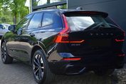 Volvo XC60 B5 AWD Ultra Dark