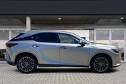 Lexus RX 450h+ Omotenashi