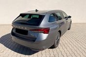 Skoda Octavia Selection 1.5 TSI mHEV DSG