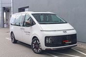Hyundai Staria Kombi Luxury HEV AT