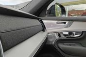 Volvo XC90 B5 AWD Ultra Black Edition