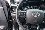 Toyota HiLux Double Cab Invincible 4x4  AT