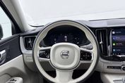 Volvo XC60 B4 D Plus Dark
