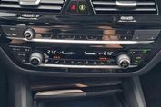 BMW Seria 5 530e xDrive Luxury Line aut