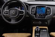 Volvo XC90 T8 AWD Plug-In Hybrid Plus Dark 7os aut