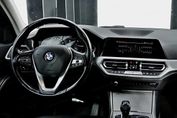 BMW Seria 3 318i Advantage aut