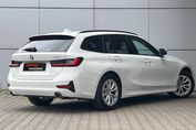 BMW Seria 3 318i Advantage aut