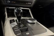 BMW Seria 3 318i Advantage aut