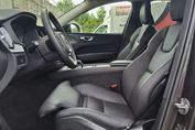 Volvo XC60 B5 B AWD Plus Dark aut