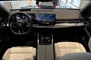 BMW Seria 5 Touring 530e xDrive M Sport