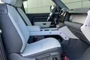 Land Rover Defender D250 mHEV S
