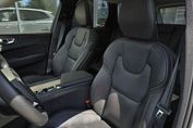 Volvo XC60 B5 B AWD Ultra Dark