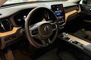 Volvo XC60 B5 B AWD Plus Dark