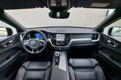 Volvo XC60 B5 B AWD Plus Dark aut