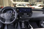 Lexus ES 300h F Sport Design
