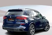 BMW X5 M50i