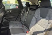 Volvo XC60 B5 B AWD Momentum Pro