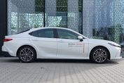 Toyota Camry Hybrid Dynamic Force Executive e-CVT