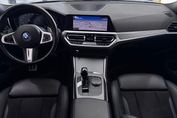 BMW Seria 3 330e xDrive M Sport sport-aut