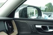 Volvo XC60 B5 B AWD Ultra Dark