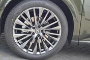 Lexus RX 450h+ Omotenashi