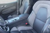 Volvo XC60 B5 B AWD Plus Dark