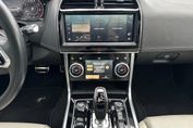 Jaguar XE 2.0 P300 AWD R-Dynamic SE aut