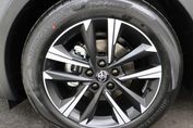 Toyota C-HR Style 2.0 Hybrid Dynamic Force Plug-in