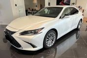 Lexus ES 300h Omotenashi