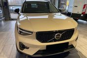Volvo XC40 B3 Plus Dark